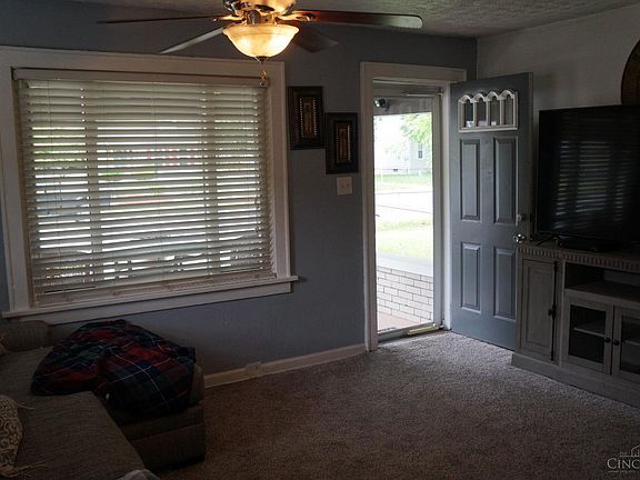 5th image of 2137 Winona Dr
