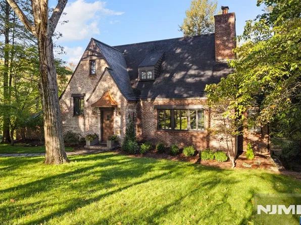 773 W Saddle River Road, Ho-Ho-Kus, NJ 07423
