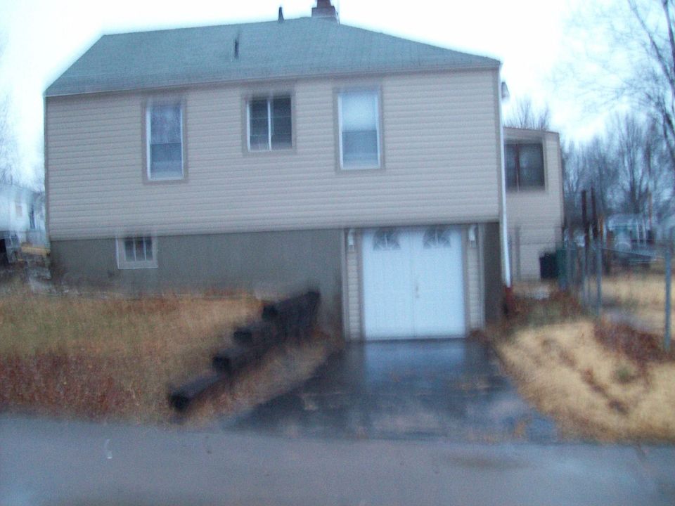 2nd image of 5600 Statler Ave