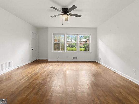 2nd image of 425 Lindbergh Dr #G1