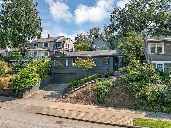 2nd image of 3916 SW Council Crest Dr