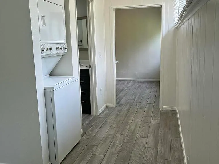 373 Laun St — Photo 35
