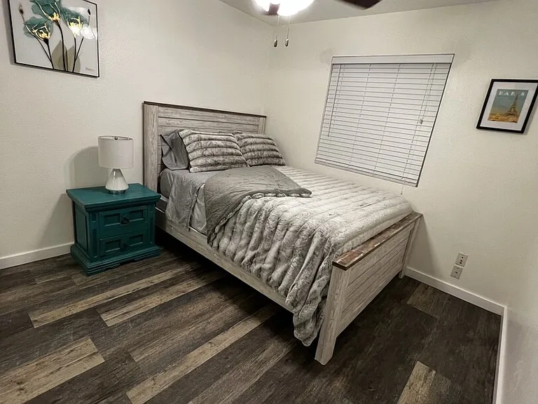 E Essex Village Dr — Photo 9