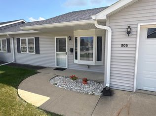 205 E Ridge St, Readlyn, IA 50668