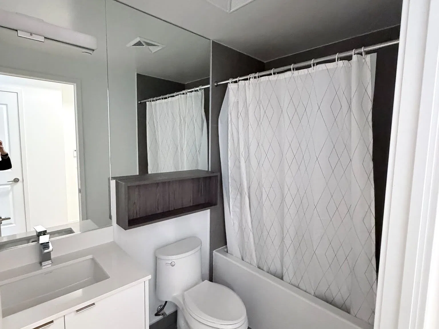 Social Condo — Photo 4
