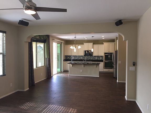 3rd image of 1691 E Dubois Ave