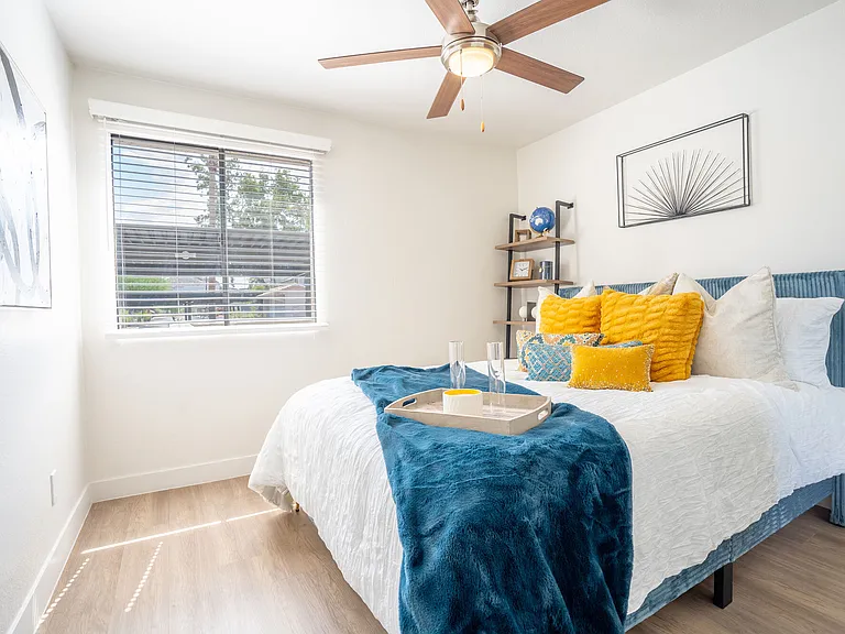 Riverside Apartments — Photo 12