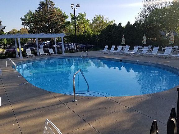 4th image of 960 Perrie Dr