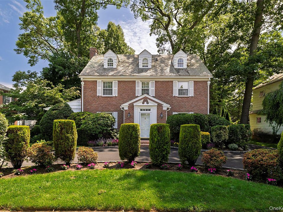 1st image of 210 Demott Avenue