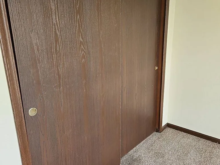9823 Slee Rd — Photo 10