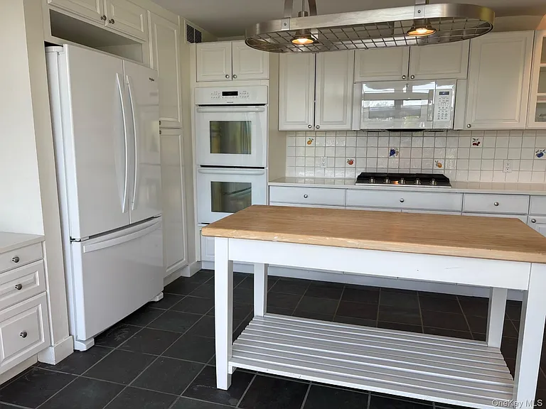 1 Pine Point — Photo 15