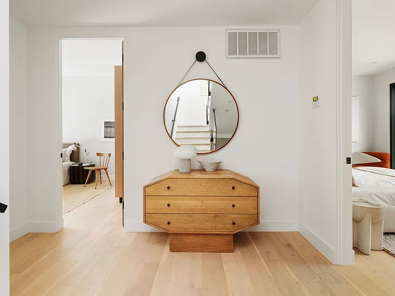 861 Hyperion Ave — Photo 19