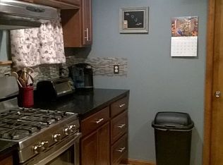 4 Oak St, Greenfield, MA 01301