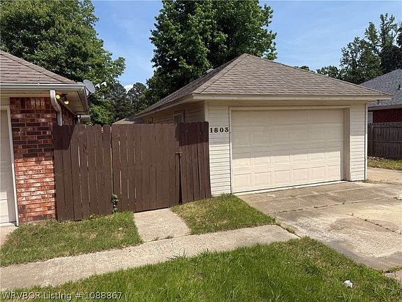 5th image of 1803 Oakview Dr