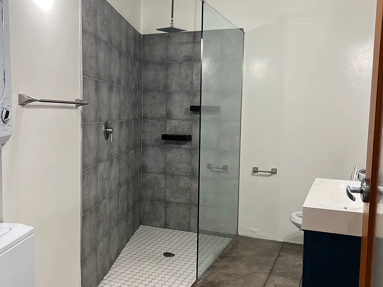 Lacy Studio Lofts — Photo 10