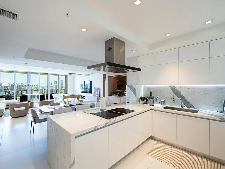 330 Sunny Isles Blvd #5-UPH03 — Photo 14