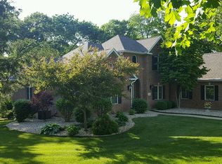 1105 Thornberry Ln, Germantown Hills, IL 61548