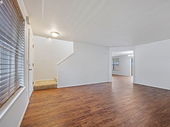 4th image of 18931 SW Pike Ln