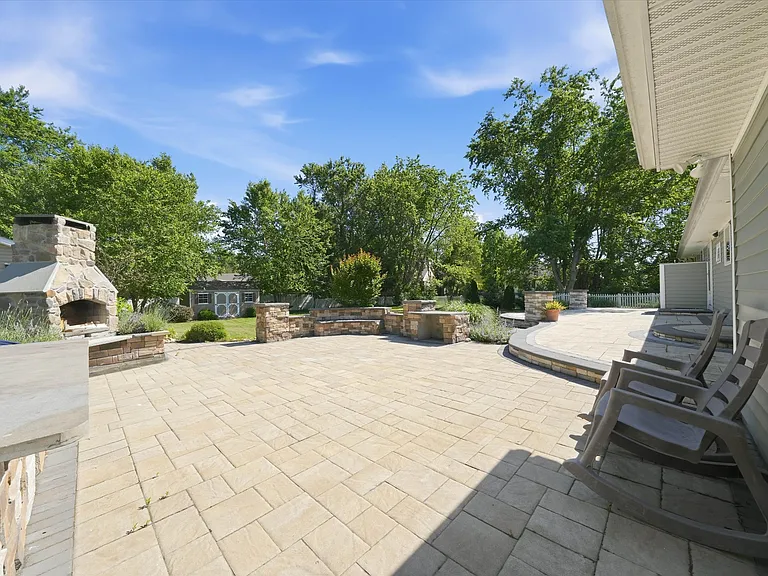 5 Comet Ct — Photo 24