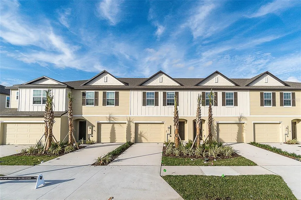 3 bed, 2.5 bath, 1708 sqft, $1,995 — Photo 4