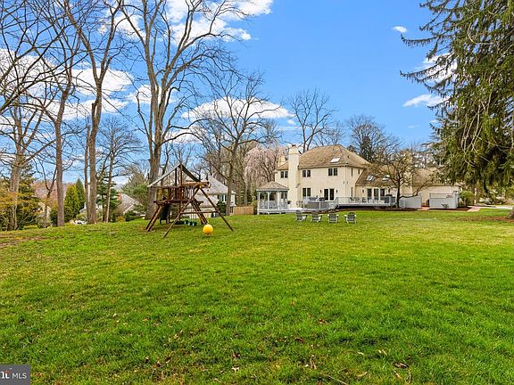 4th image of 217 Ravenscliff Rd