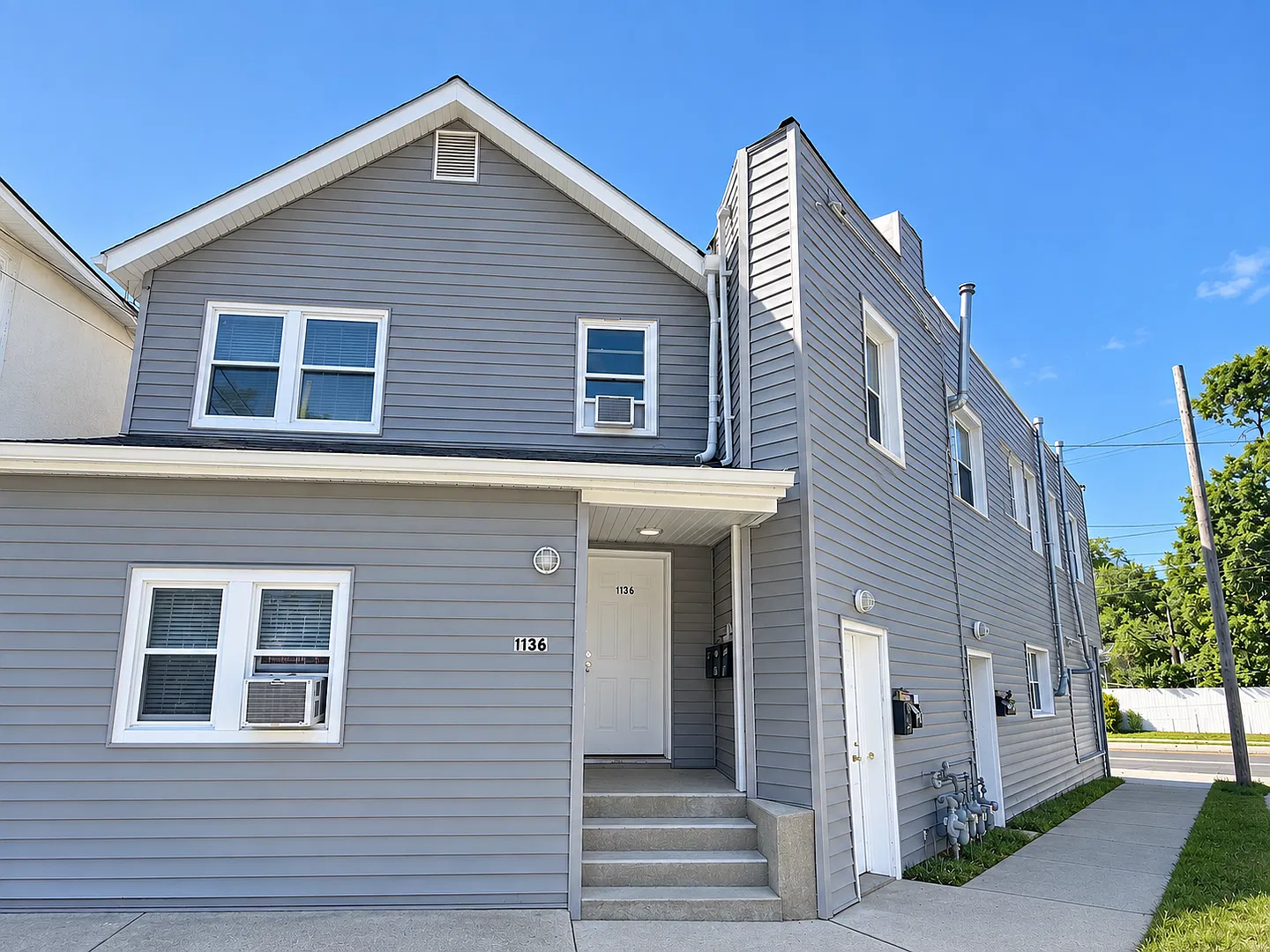 1136 Monroe Ave. — Photo 1