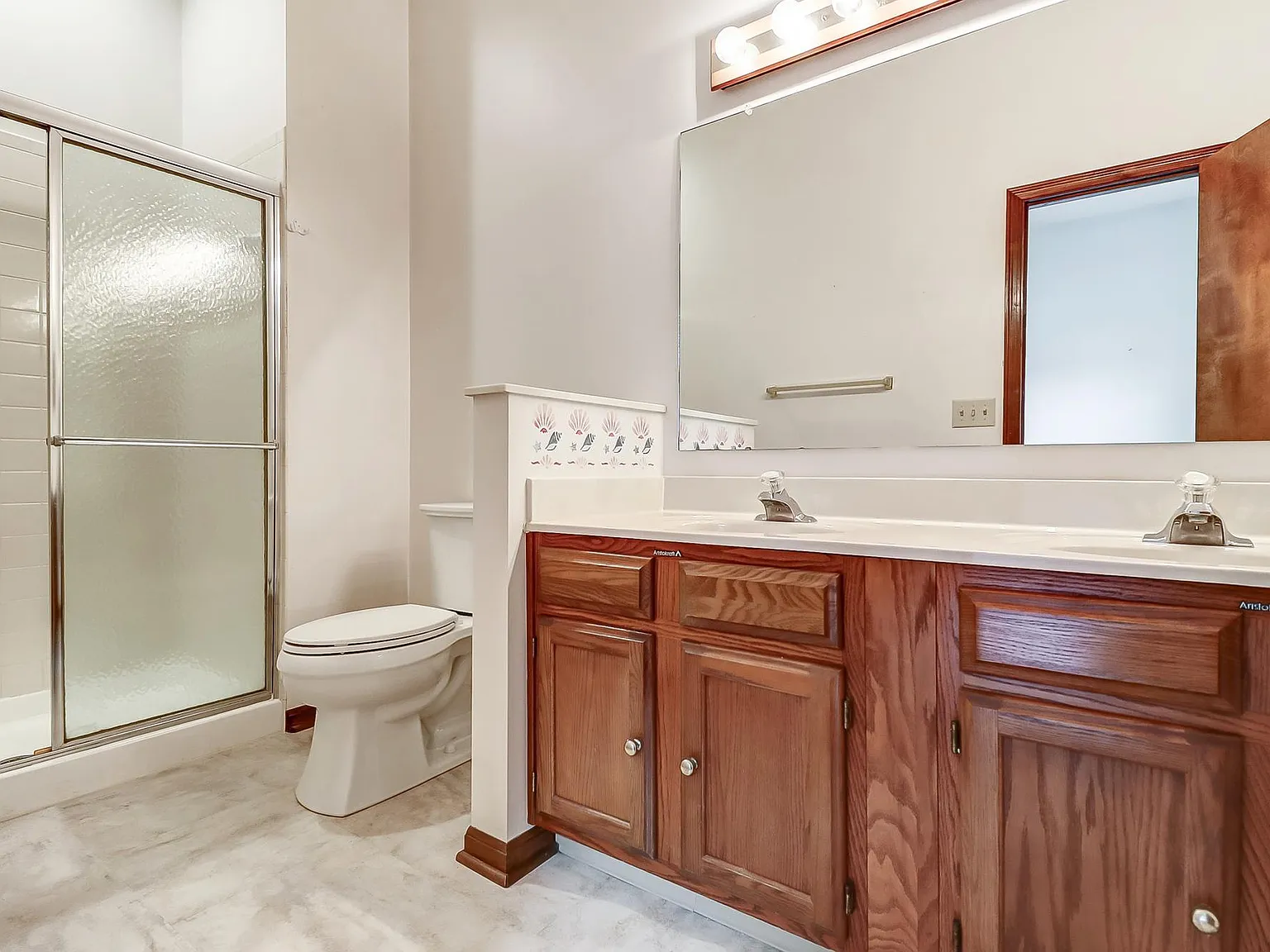 370 Coldwell Ct — Photo 4