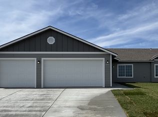 2814 Thrush St, Umatilla, OR 97882