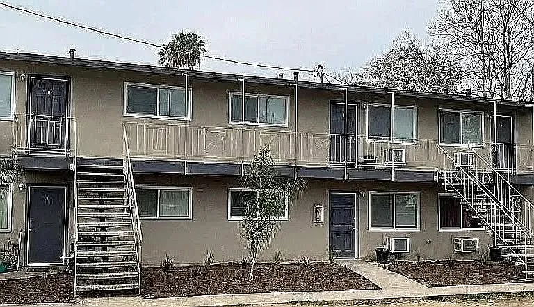 4431 E Hedges Ave #D — Photo 1
