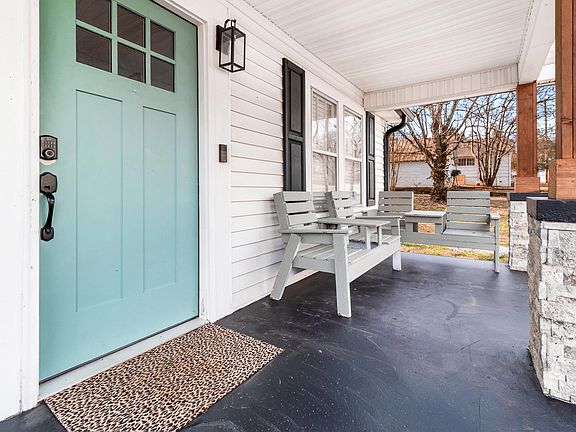 2nd image of 401 Wabash St