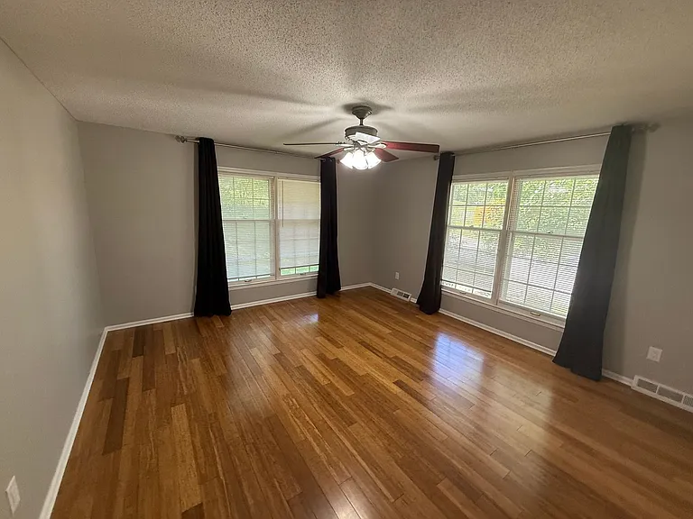 2500 Bluff Blvd — Photo 16