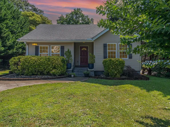221 Beatrice St, Greenville, SC 29611