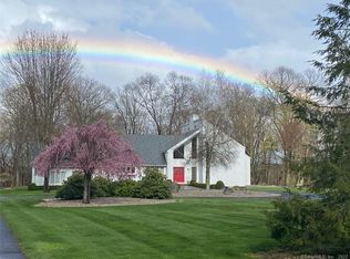 639 Quassapaug Rd, Watertown, CT 06795