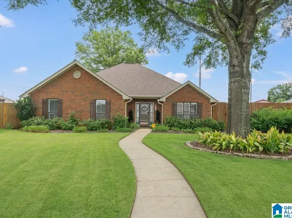 1747 Pebble Creek Dr, Prattville, AL 36066