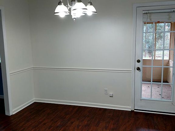 4th image of 1104 Brookwood Dr