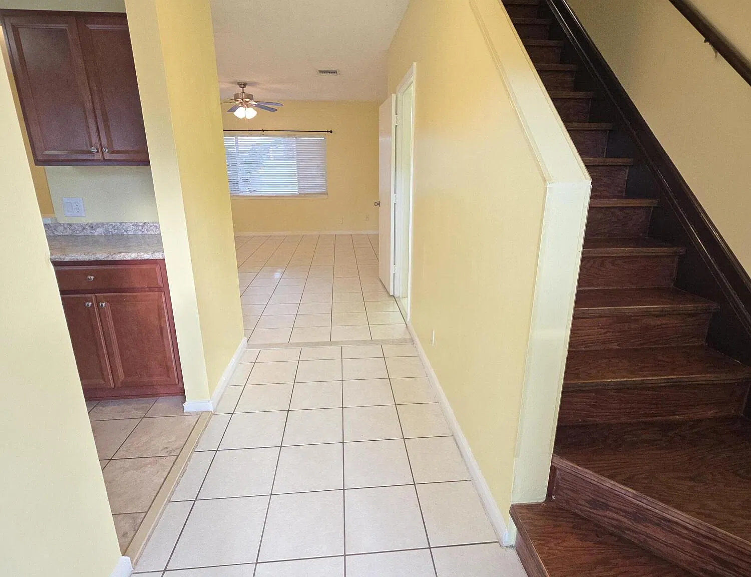 2 bed, 2.5 bath, 1381 sqft, $2,500 — Photo 2
