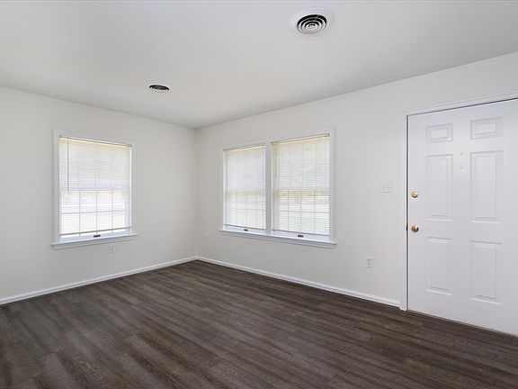 5th image of 129A Manor Ave
