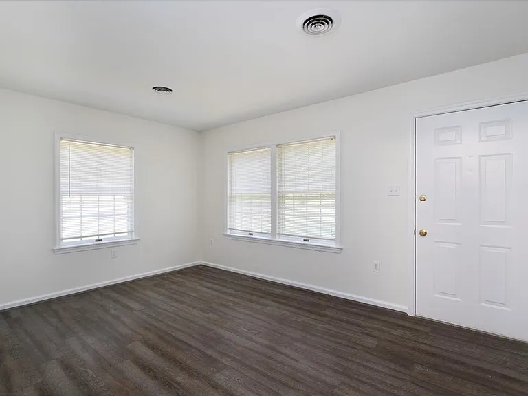 129A Manor Ave — Photo 5