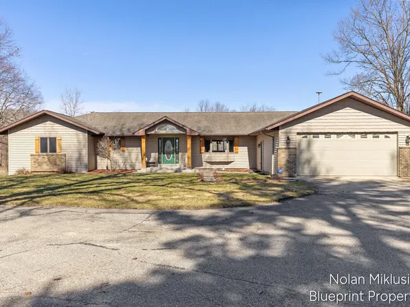 15342 W Almy Rd, Howard City, MI 49329
