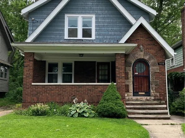 950 Winton Ave, Akron, OH 44320