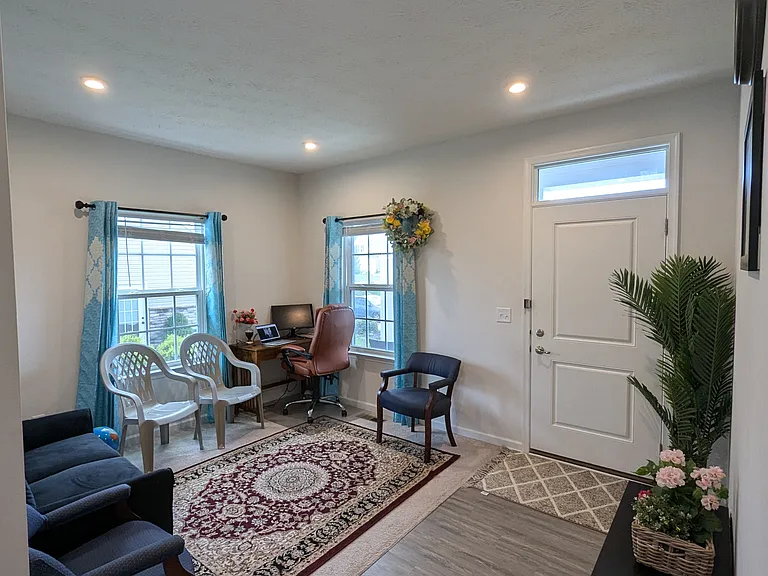 994 Brant Pl — Photo 4