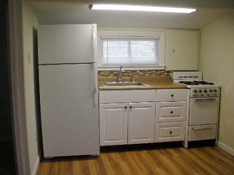 2nd image of 254A Lake Ave S