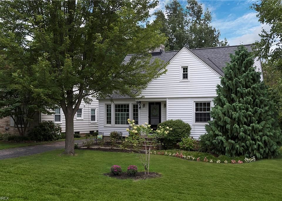 1st image of 565 Lake Forest Dr
