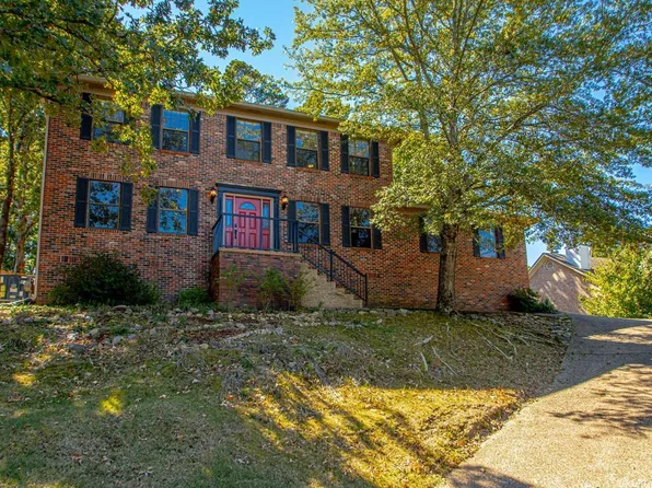 13815 Huntleigh Dr, Little Rock, AR 72212