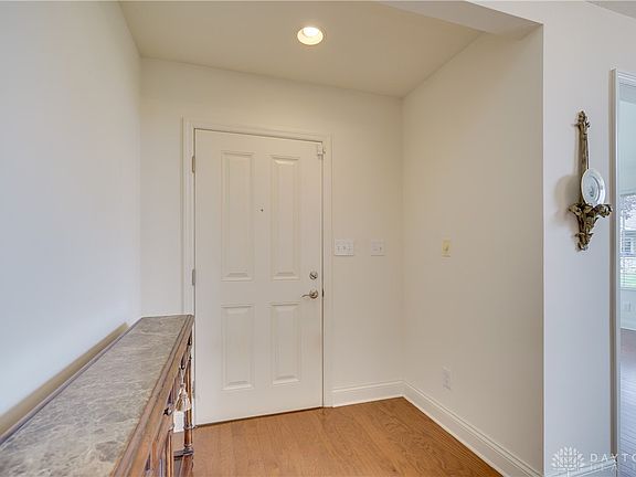 4th image of 65 Scarborough Village Dr