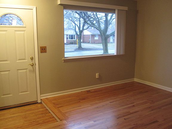 2nd image of 30452 Birchwood St