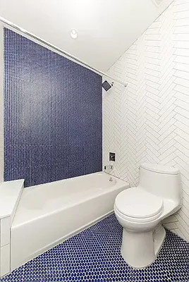 Rented by Avenues Real Estate | media 18