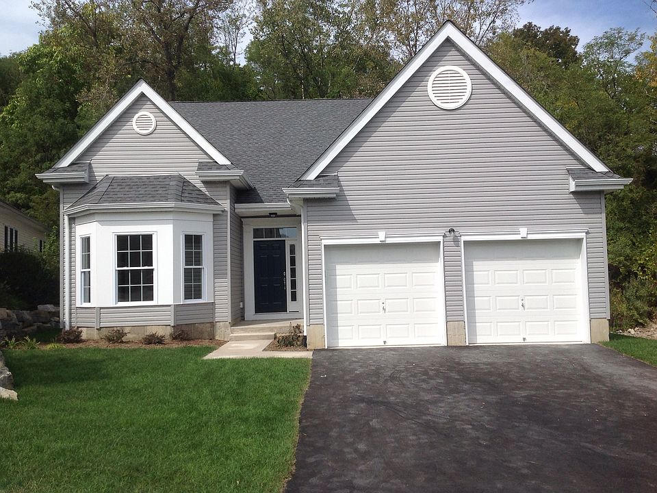 1st image of 27 Bluffs Ct #27