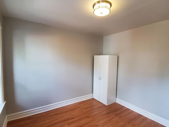 2nd image of 456 Baldwin Ave #A