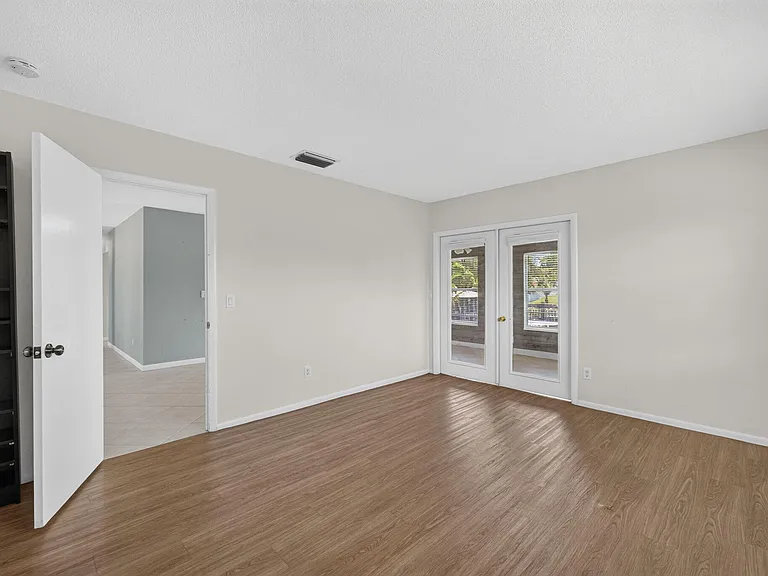 416 SE Naranja Ave — Photo 16